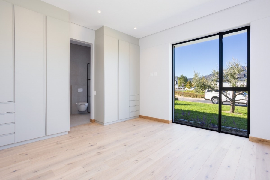 5 Bedroom Property for Sale in Val De Vie Estate Western Cape